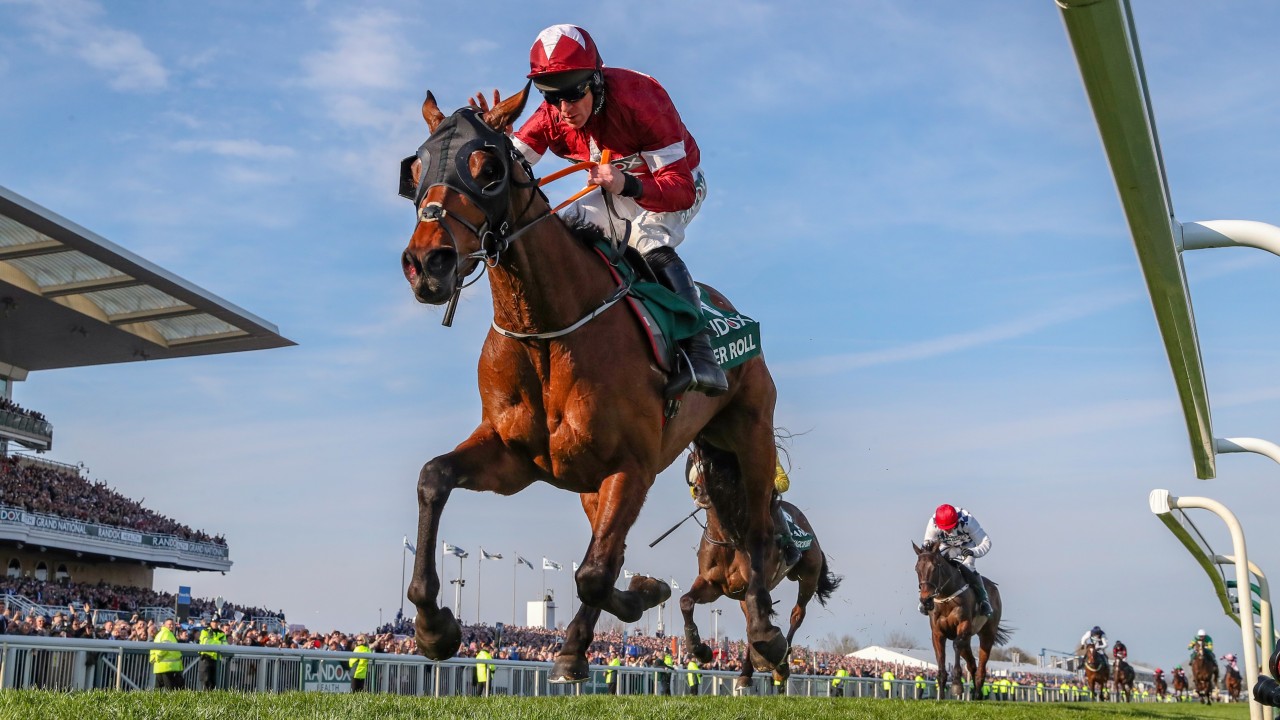 Who are the early challengers to Tiger Roll at Aintree?